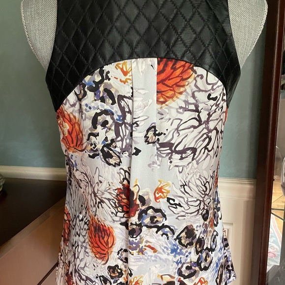 CINDY + JOHNNY silk and faux leather top - Picture 3 of 4